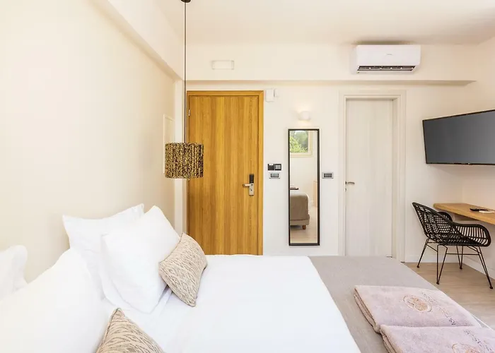 180 South Seaside Hotel